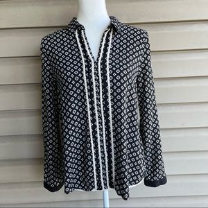 •MYSTREE• Long Sleeve Front Detail Popover Blouse - Size Small